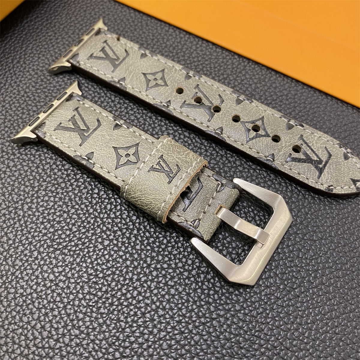 Lädermonogram Apple Watch Band Leather Brown-YH24422