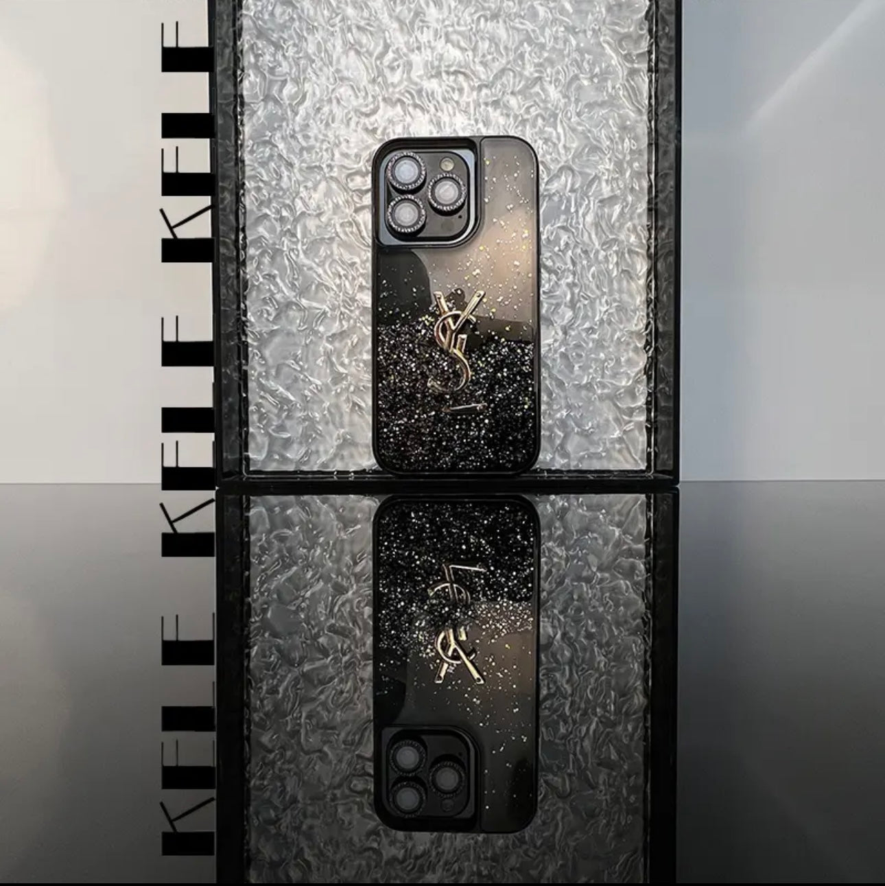 YSL Shine X Mono iPhone 케이스 (체인 포함)