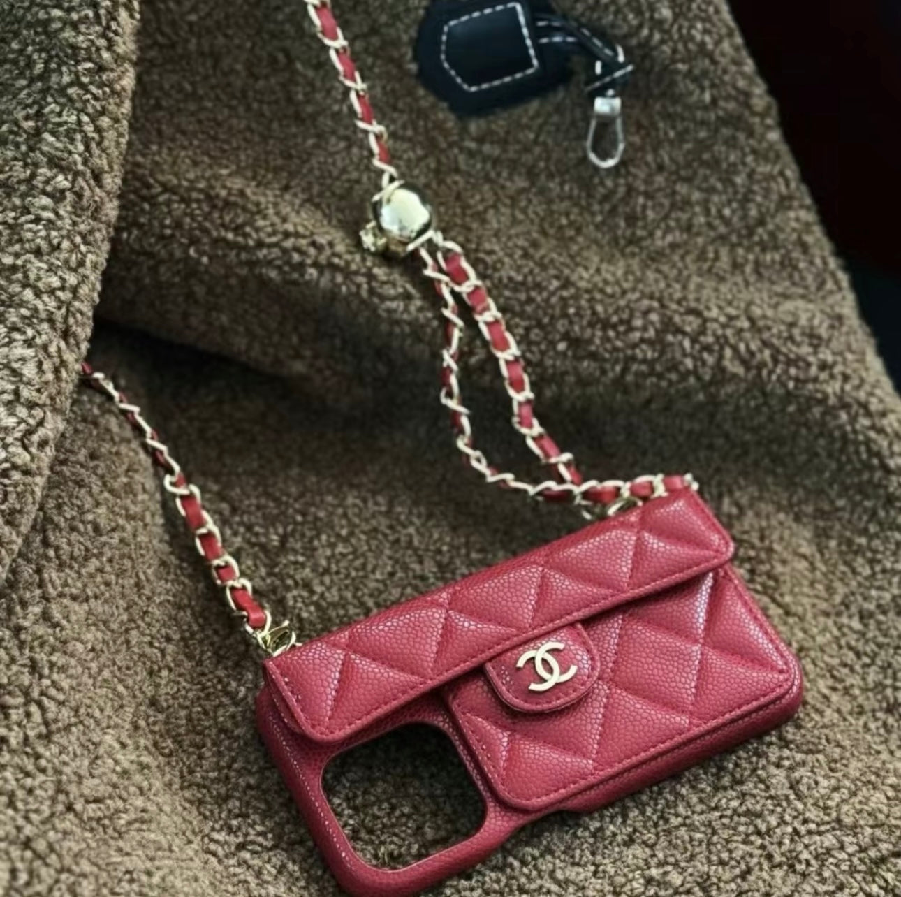 Luxurious iPhone Case(With chain)