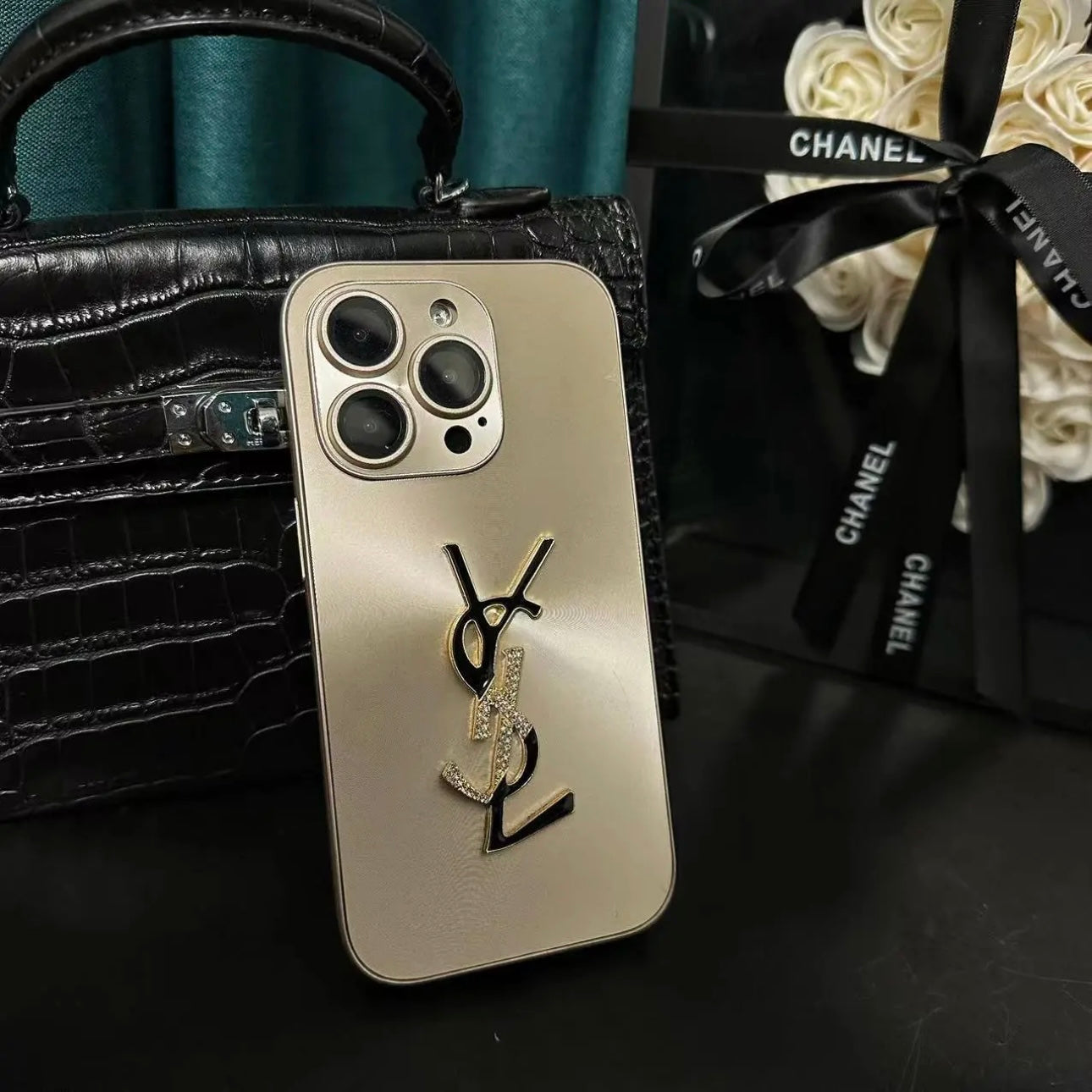 Case iPhone luxueuse YSL