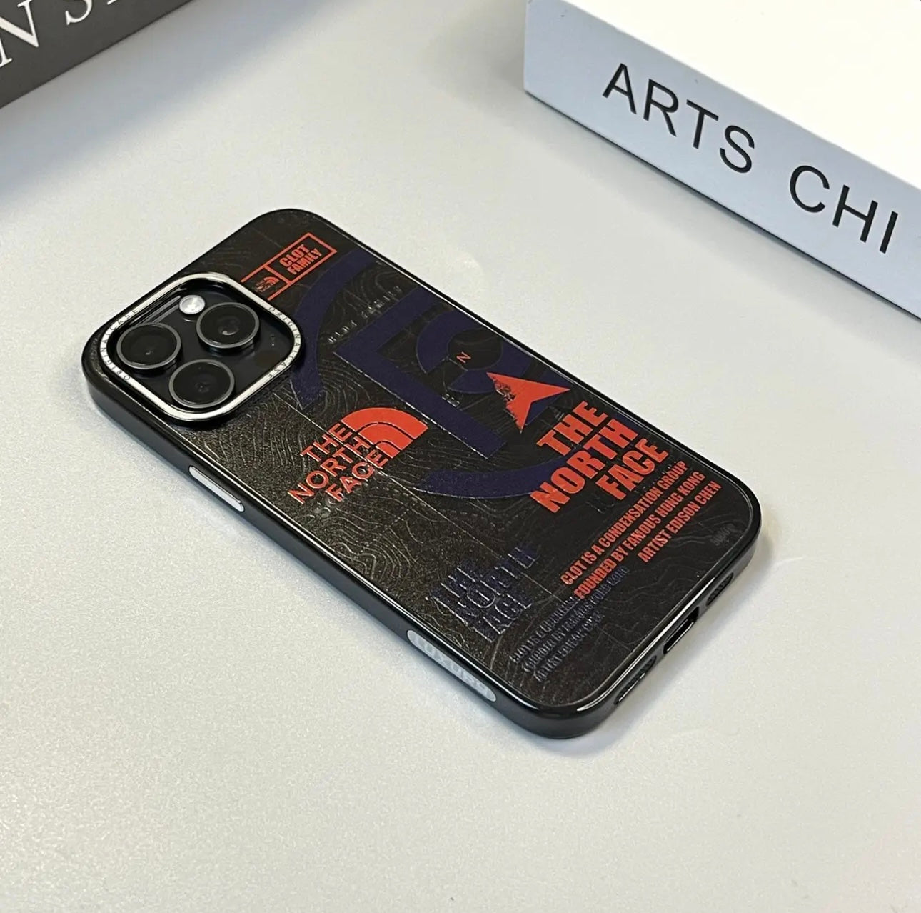 Paräis iPhone Fall | Tnf