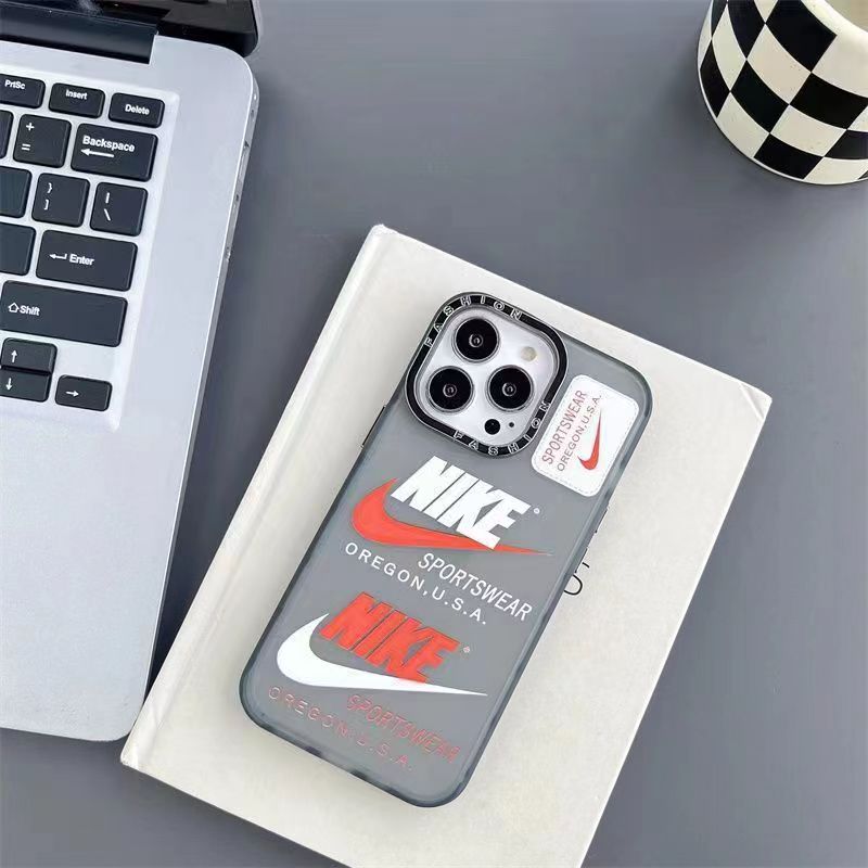 Design esclusivo Sporty iPhone Case