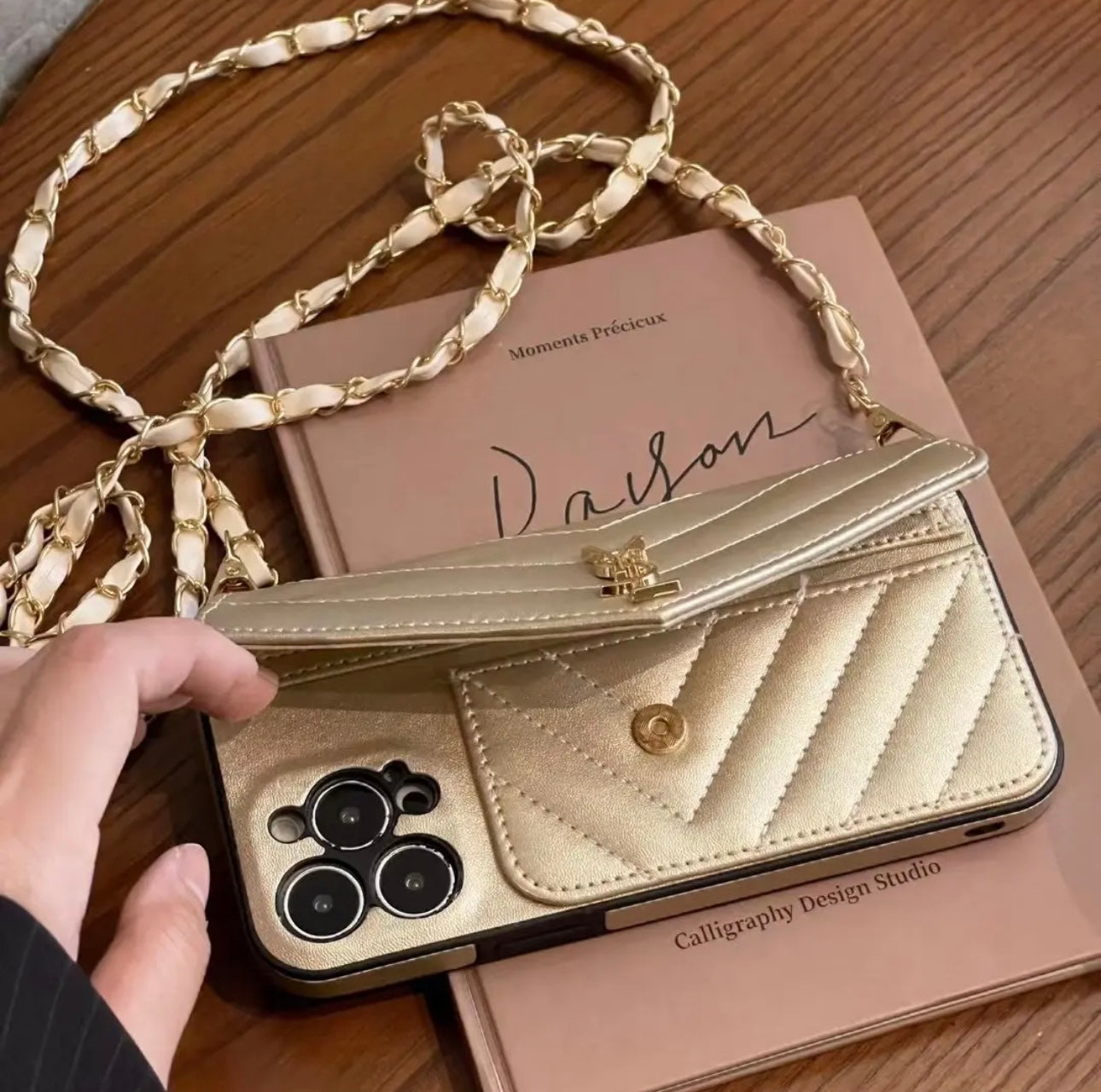 YSL Luxurious iPhone Case （avec chaîne）