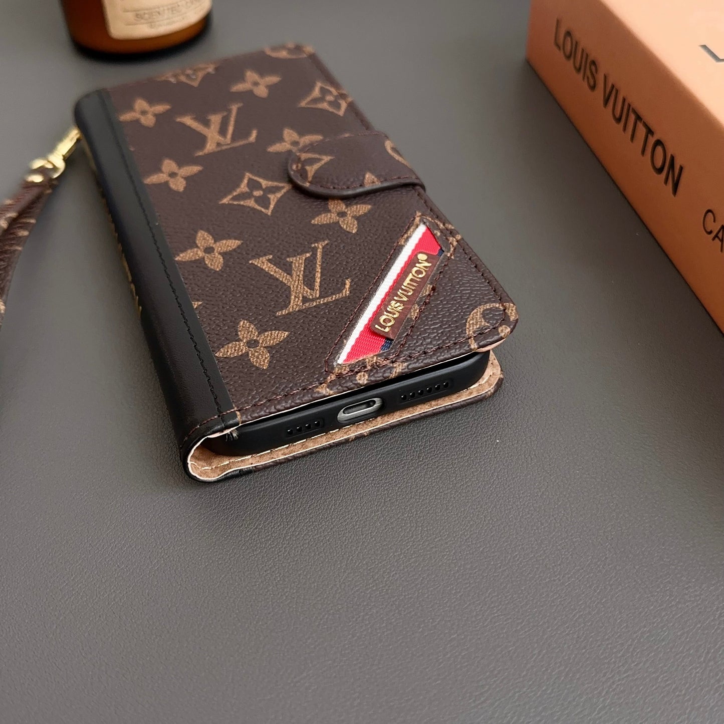 Portefeuille de logo luxueux «LV»